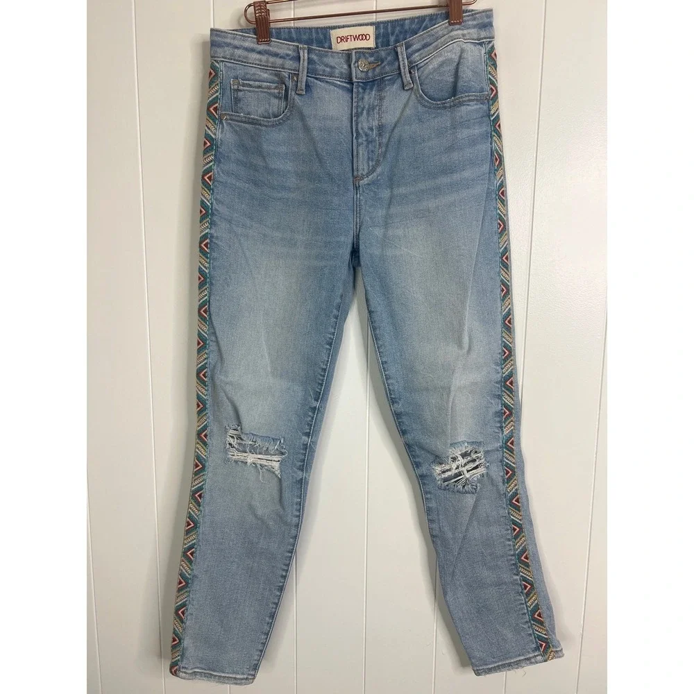 NWT Driftwood Gizelle Tucson Intentionally Distressed Light Wash Jeans Size 26‎